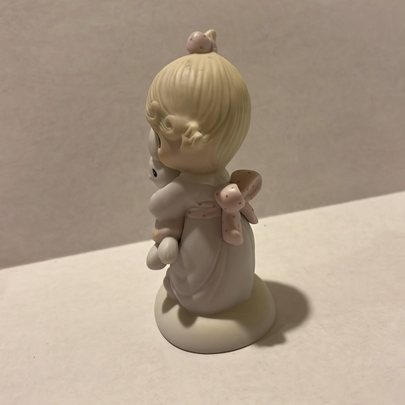 Precious Moments: Jesus Loves Me E-1372/G - Picture 2 of 6